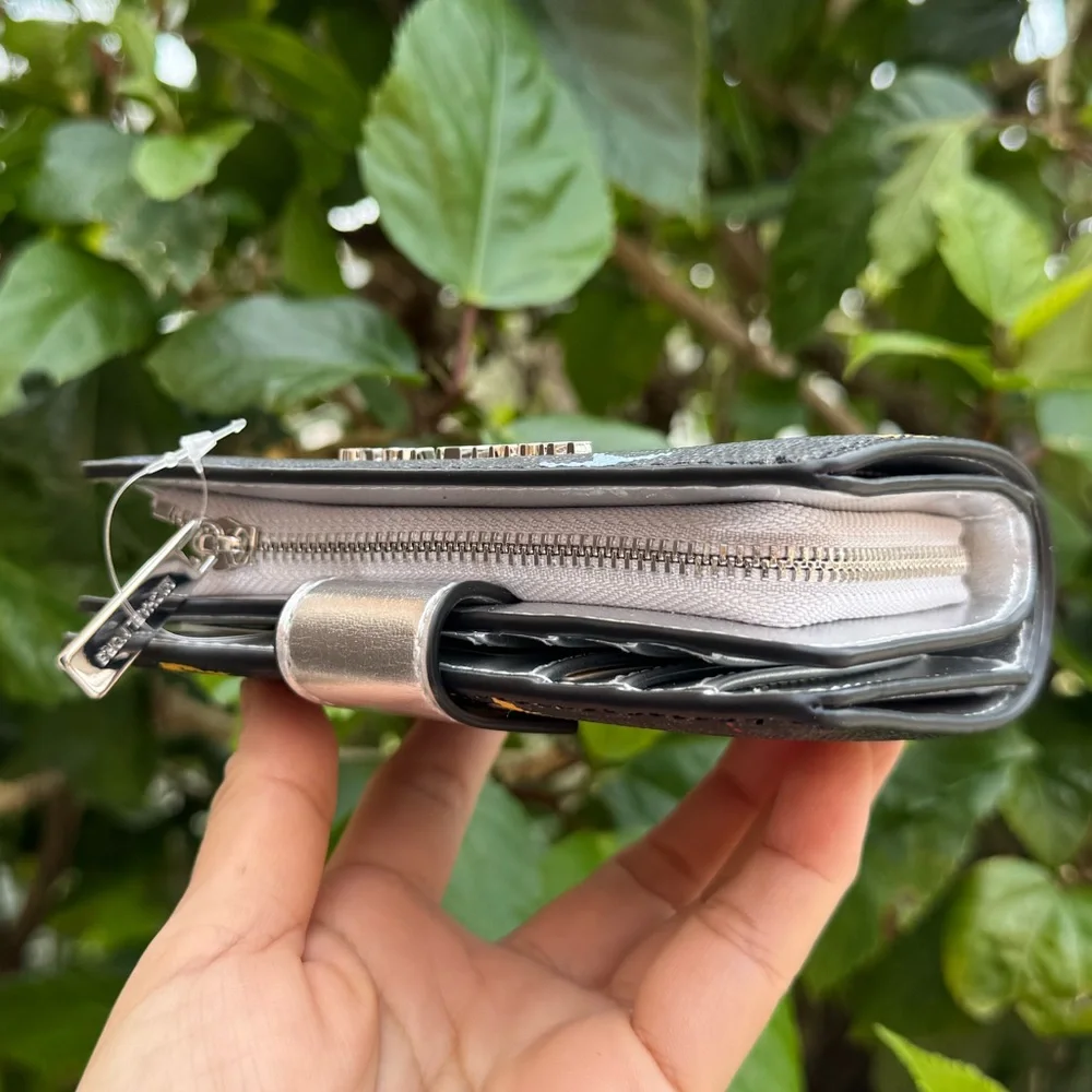 Michael Kors Jet Set Travel Bifold Wallet MK Black Multi Airplane Limited - Picture 14 of 14